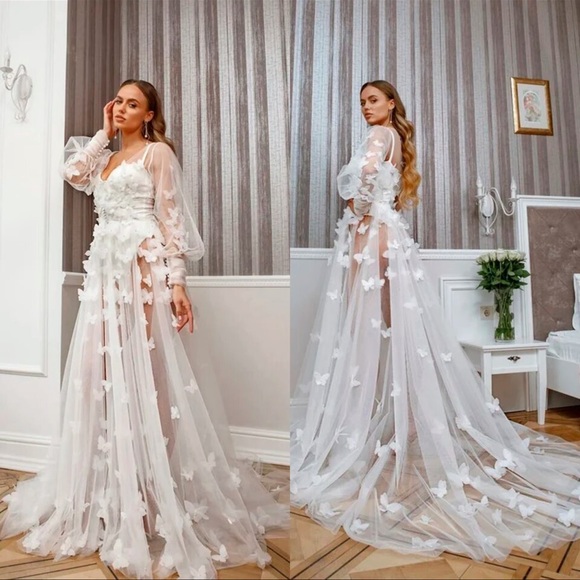 Getting ready bridal robe - Picture 1 of 13